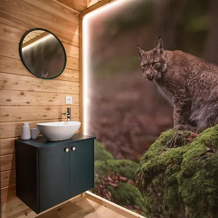 Роскошный шатер Glamp Mala Laka Jacuzzi & Sauna