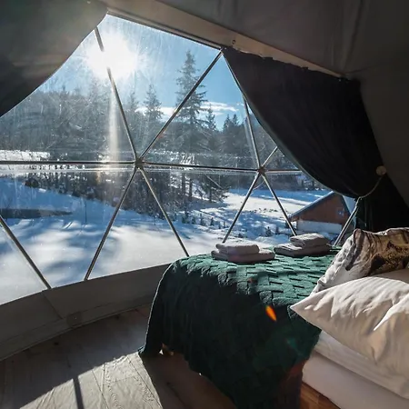 Роскошный шатер Glamp Mala Laka Jacuzzi & Sauna *