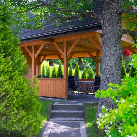 Glamp Mala Laka Jacuzzi & Sauna *