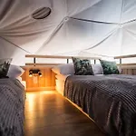 Glamp Mala Laka Jacuzzi & Sauna