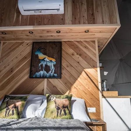 Glamp Mala Laka Jacuzzi & Sauna 자코파네