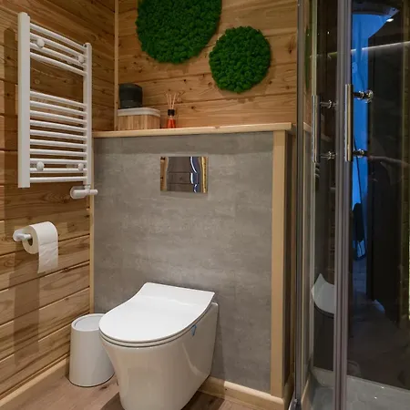 Glamp Mala Laka Jacuzzi & Sauna زاكوباني