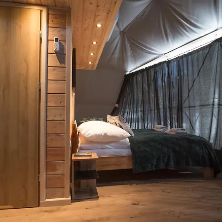 Glamp Mala Laka Jacuzzi & Sauna *