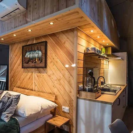 Glamp Mala Laka Jacuzzi & Sauna