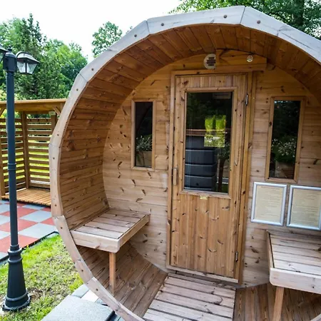 Glamp Mala Laka Jacuzzi & Sauna 럭셔리텐트