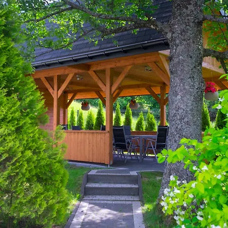 Glamp Mala Laka Jacuzzi & Sauna *