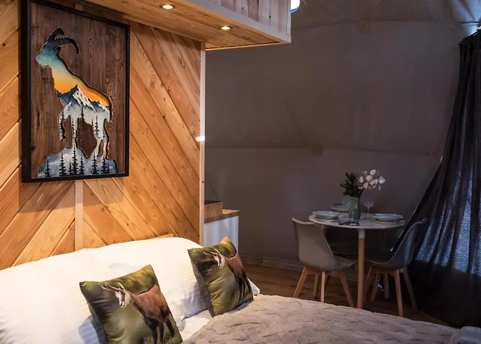 Glamp Mala Laka Jacuzzi & Sauna