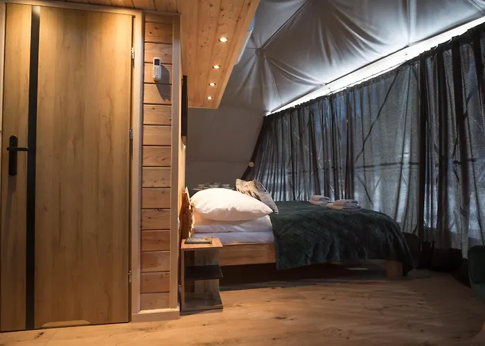 Glamp Mala Laka Jacuzzi & Sauna *