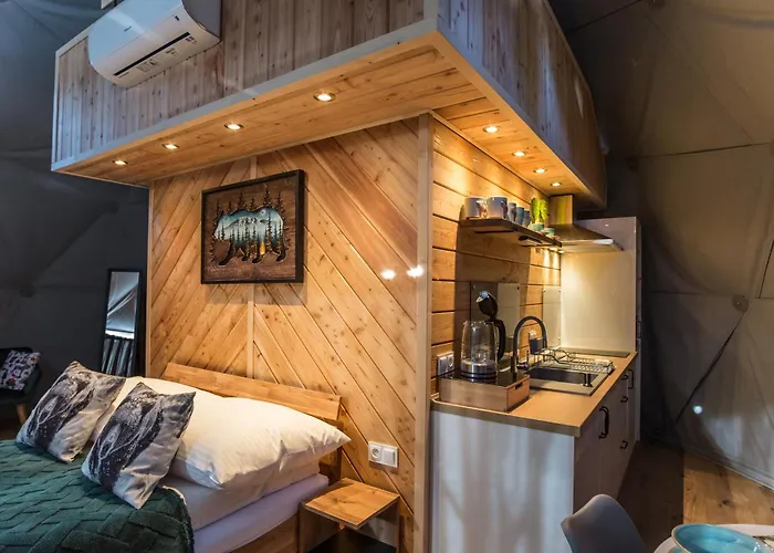 Glamp Mala Laka Jacuzzi & Sauna