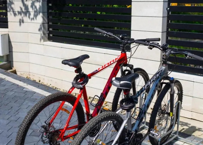 Glamp Mala Laka Jacuzzi & Sauna Campo de lujo *