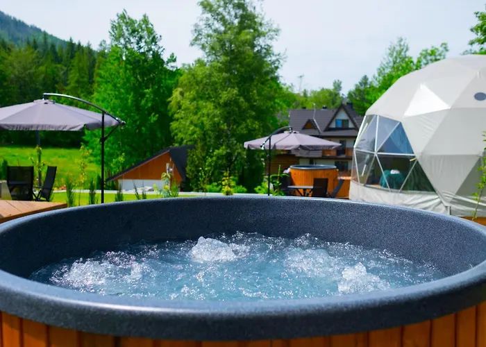 Campo de lujo Glamp Mala Laka Jacuzzi & Sauna *